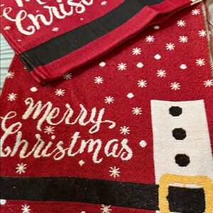 Festive Christmas Santa Table runners and 2 2 placemats. BNWOT